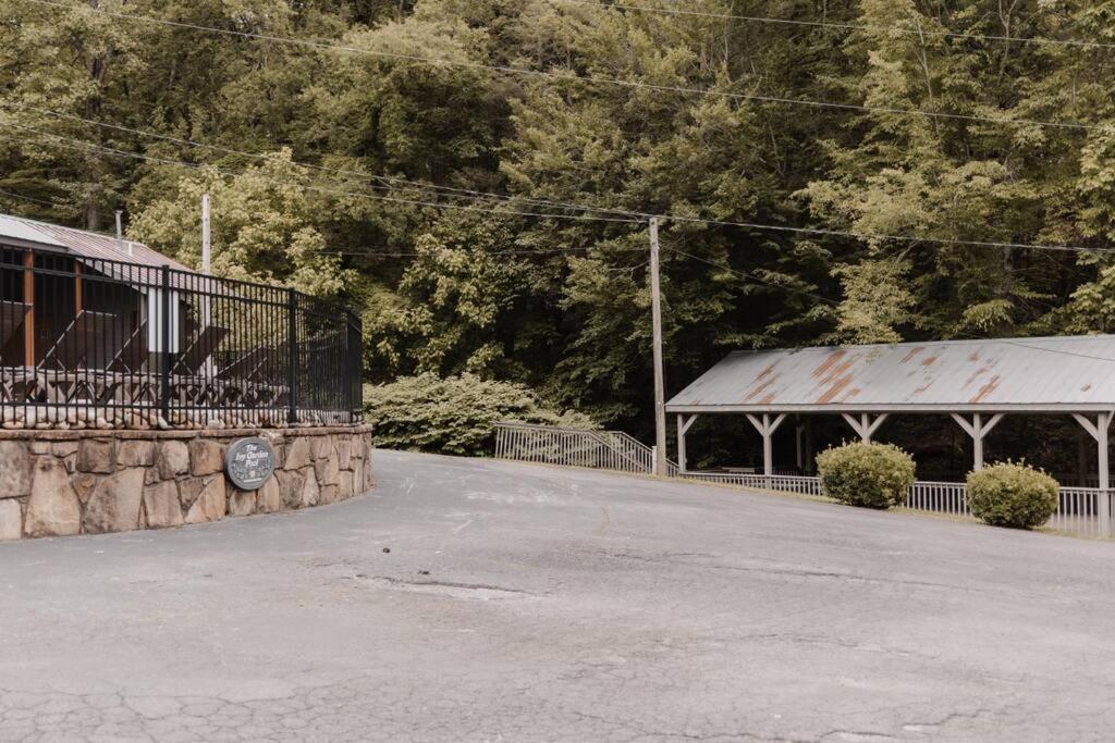 Misty Mountain Sunrise Villa Sevierville Exterior photo